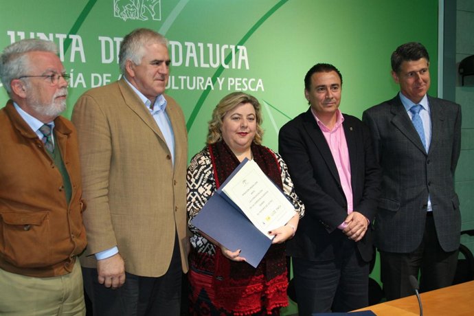 Organizaciones agrarias, Faeca y Junta presentan el documento consensuado sobre 