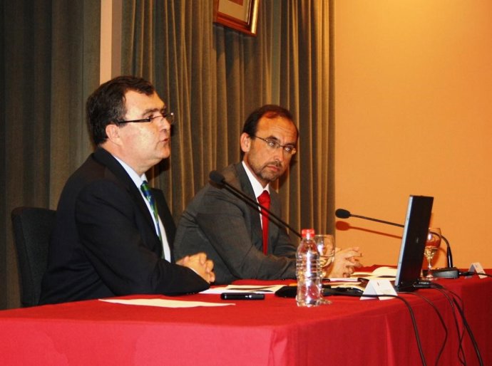Los consejeros José Ballesta y Salvador Marín durante la presentación de la Estr