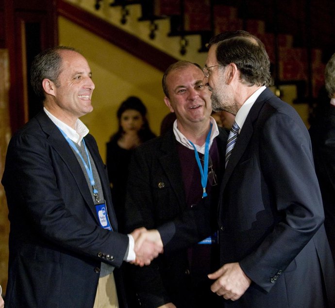 Saludo de Camps y Rajoy