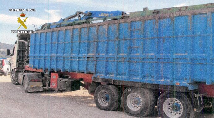 Imagen del camión en el que portaban la mercancía robada