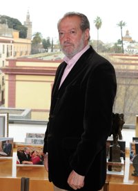 Villalobos admite que el caso de los ERE es "negativo" para el PSOE y dice que el PP "no nos tiene que señalar"