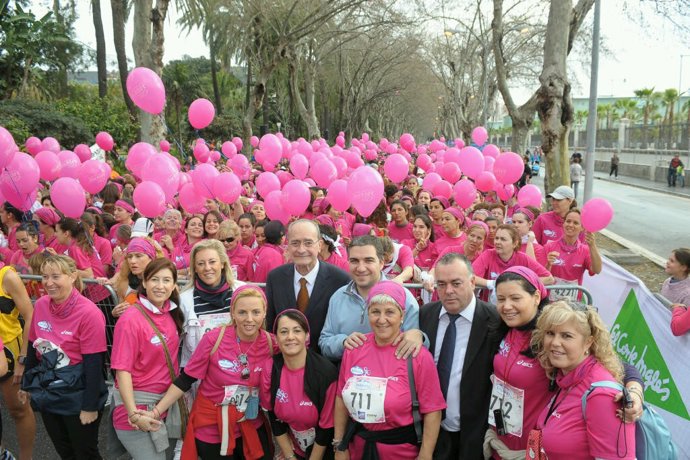 EL AYTO. INFORMA. FOTOS DE LA CARRERA DE LA MUJER