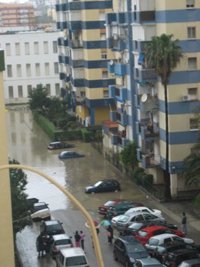 Pizarro visita las zonas de Algeciras afectadas por las lluvias