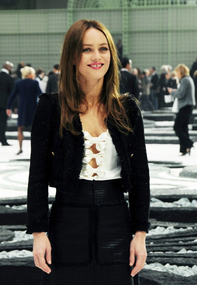 La cantante Vanessa Paradis en un desfile de Chanel