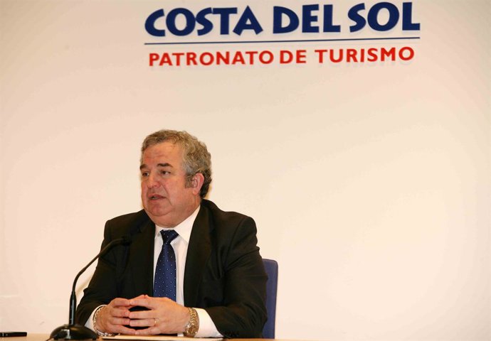 El presidente de la Diputación de Málaga, Salvador Pendón, en rueda de prensa