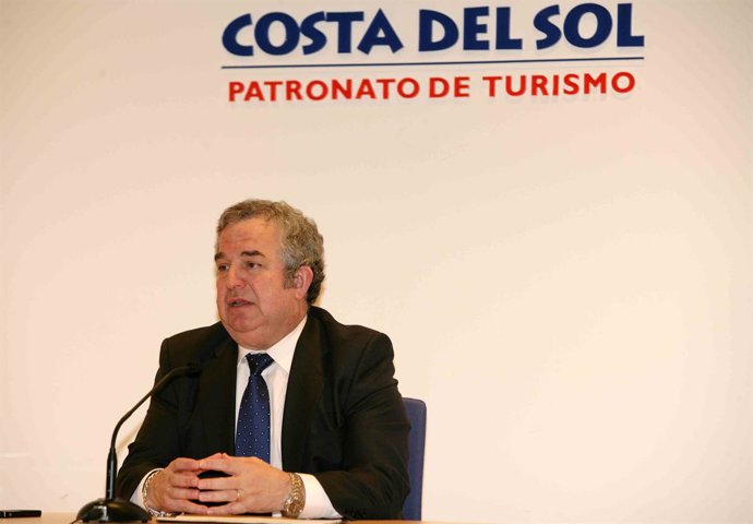 El presidente de la Diputación de Málaga, Salvador Pendón, en rueda de prensa