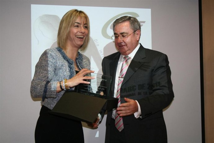 Sonia Castedo es distinguida por CSI.F