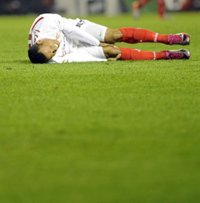 Fútbol.- Luis Fabiano (Sevilla) estará 6 semanas de baja por un desgarro severo del músculo semitendinoso 