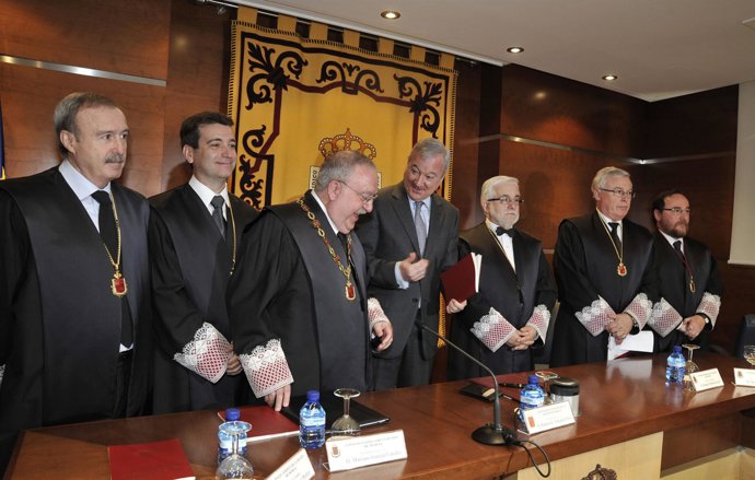 El jefe del Ejecutivo murciano, Ramón Luis Valcárcel, presidió hoy la sesión de 