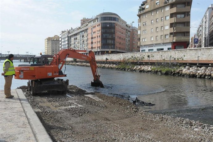 Limpieza del tramo final del río Guadalmedina