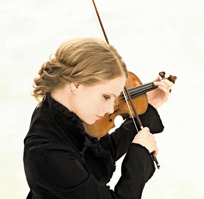 La violinista Julia Fisher