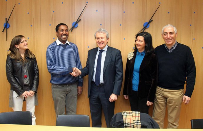 Del Río con responsables de la Fundación Vicente Ferrer