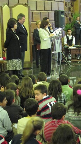 Belloch entrega premios escolares 8 marzo