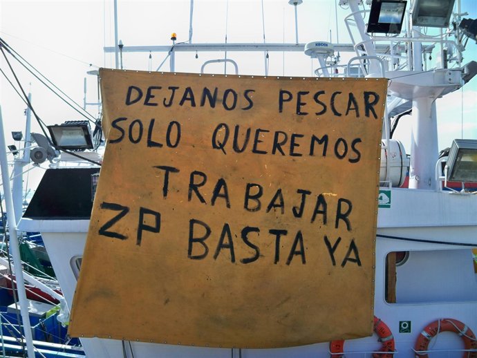 Pancartas de protesta de los pescadores cántabros