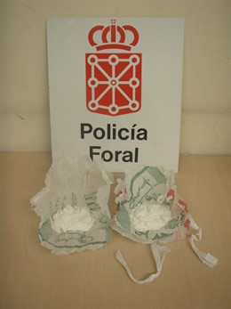 La droga incautada al detenido. 