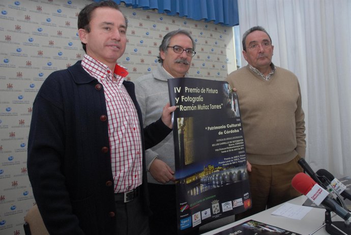 El director de la Oficina Municipal para la Capitalidad, Manuel Pérez, en el cen