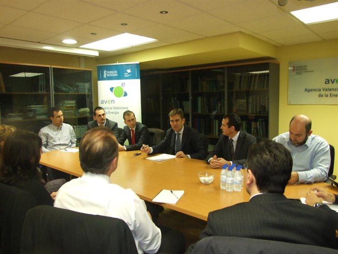 Cejalvo explica la ampliación del programa CO2TXE a los representantes de los co