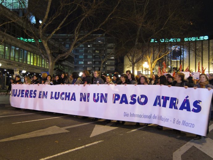 Unas 1.500 personas han asistido a la manifestación en Zaragoza