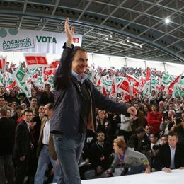 José Luis Rodríguez Zapatero en un mitin en Dos Hermanas