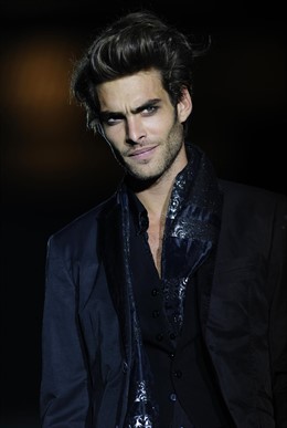 El modelo Jon Kortajarena en Cibeles Fashio Week 