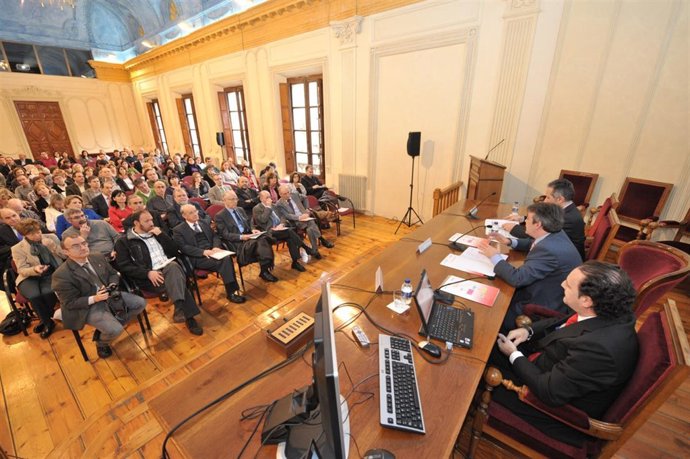 El vicepresidente Javier Caballero, durante la inauguración de la jornada.