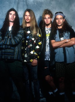 Sean Kinney, Jerry Cantrell, Layne Staley y Mike Starr, del grupo Alice In Chain