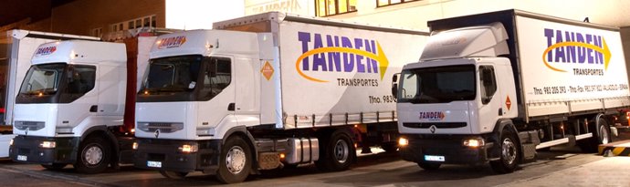 Camiones de la empresa Tanden.