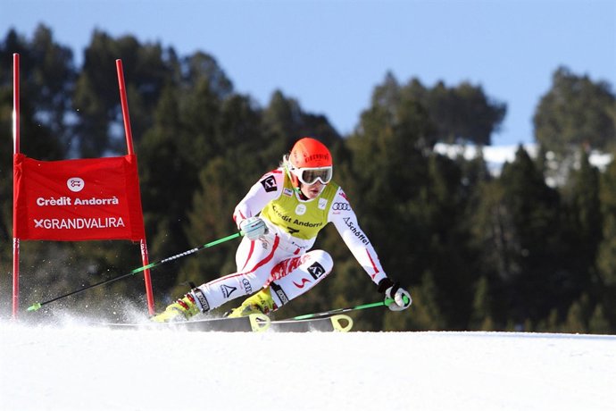 Nota Prensa: La Austríaca Jessica Depauli Gana El Gigante De Copa De Europa Feme