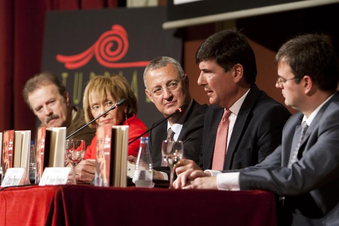 Presentación de 'Un tiempo para la igualdad', escrito por Caldera