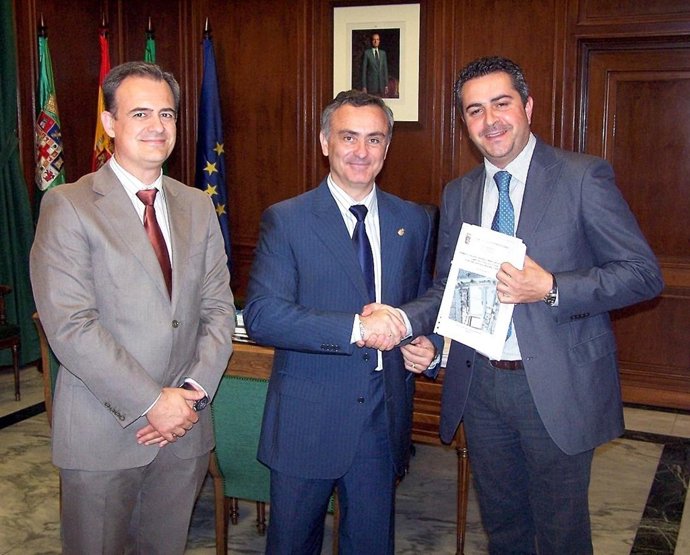 DIPUTACION NOTA Y FOTO CUARTEL G CIVIL SERON