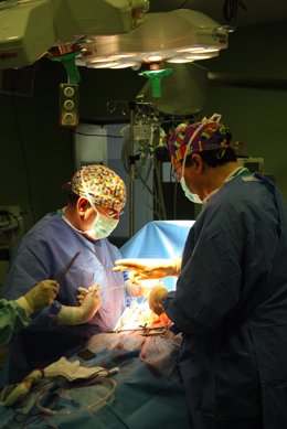 Hospital cirujanos operación quirófano