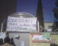 Unas 250 personas cortan General Ricardos para protestar por el cierre del Centro Ocupacional Magerit