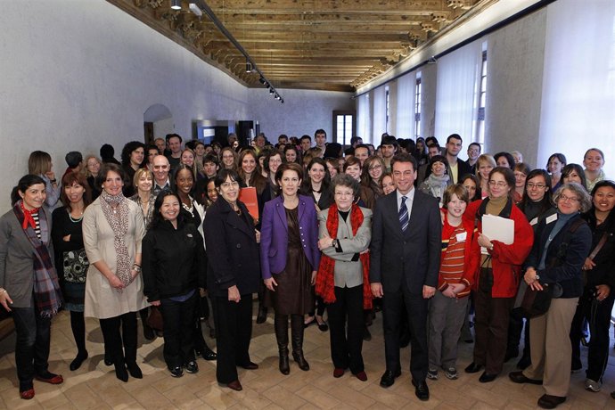 Nota De Prensa: La Alcaldesa De Pamplona Recibe A Los Becarios Fulbright De Esta