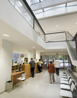 Área de atención al público de un centro de salud de Pamplona. 