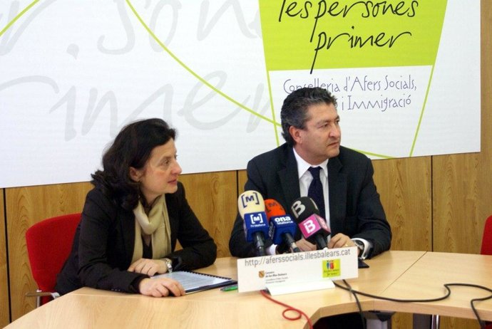 Fina Santiago y Juan Font