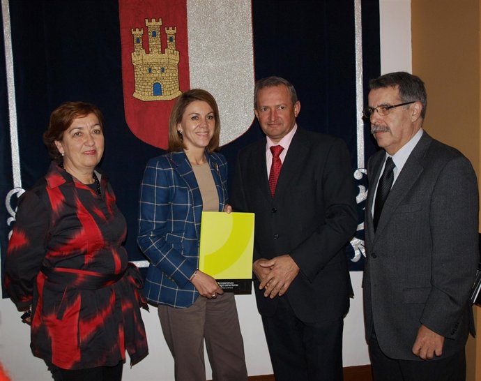 Cospedal con los representantes de Cooperativas