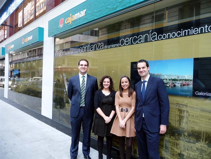 Apertura de la primera oficina de Cajamar en Galicia, en A Coruña