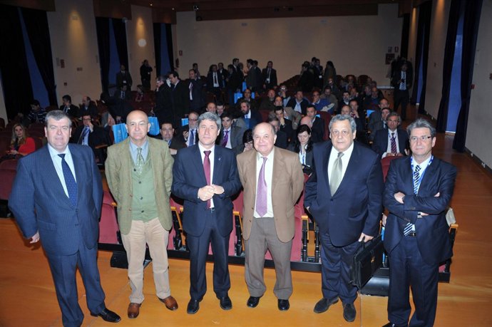 El presidente de la Diputación de Córdoba, Francisco Pulido, y el presidente de 