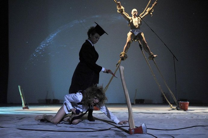 El Teatro Central acog este viernes el espectáculo de danza 'Prometeo-Paisaje II