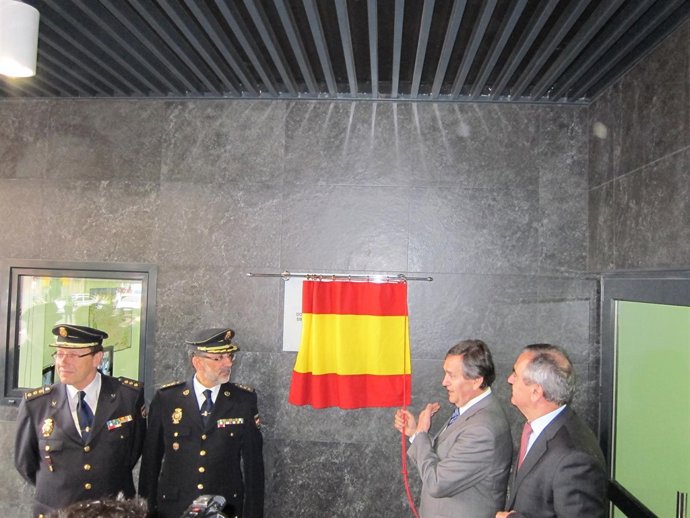 El director de la Policía Nacional y de la Guardia Civil, Francisco Javier Veláz