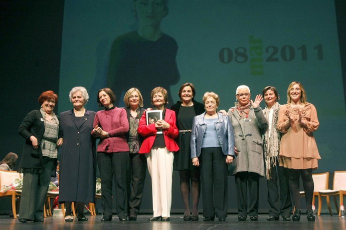 Homenaje a las maestras