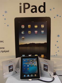 ipad con stand por John.Jarajatsanis CC desde Flickr