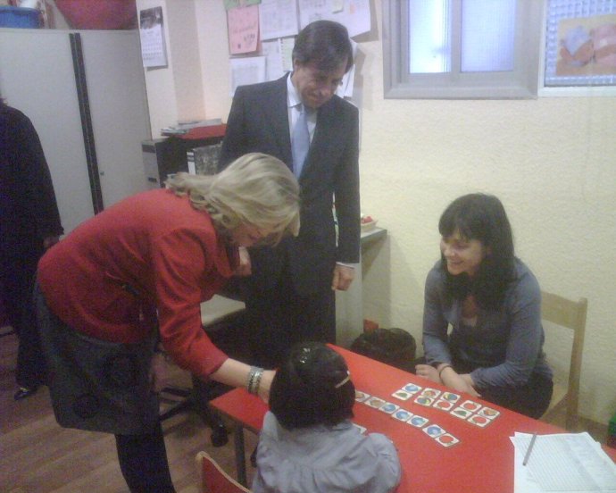 La consejera en su visita a Alcobendas