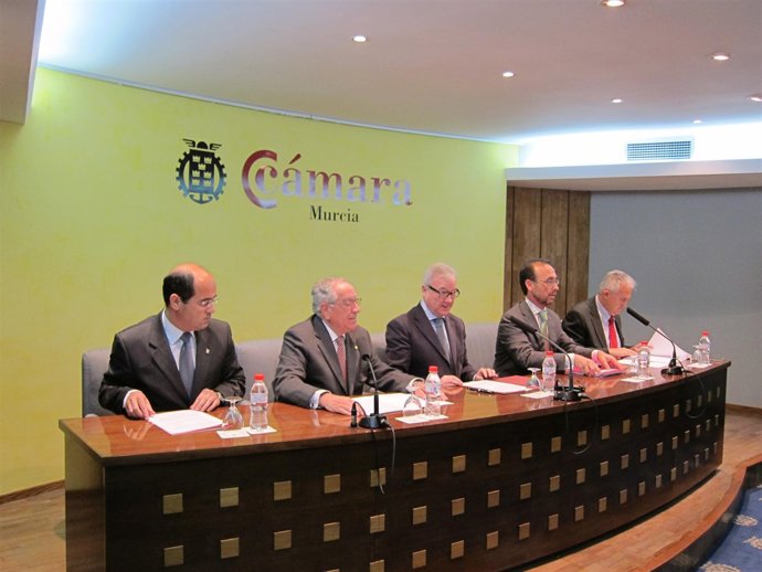 El jefe del Ejecutivo murciano, Ramón Luis Valcárcel, y el consejero Salvador Ma