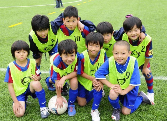 Alumnos de la FCB Escola de Fukuoka (Japón)