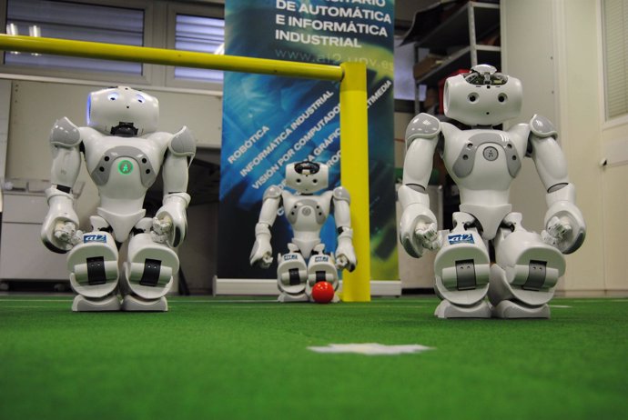 Robots de la UPV y la UM que participarán en la Robocup
