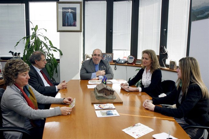 Jesús Oria y representantes de la UC