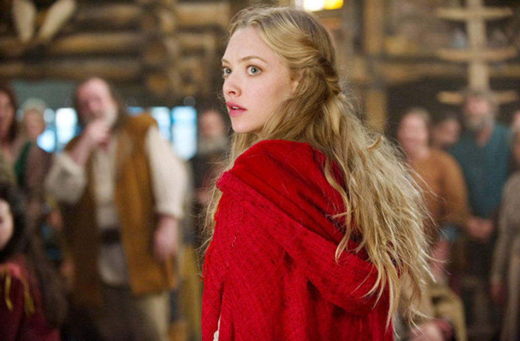 Amanda Seyfried, una Caperucita Roja asustada