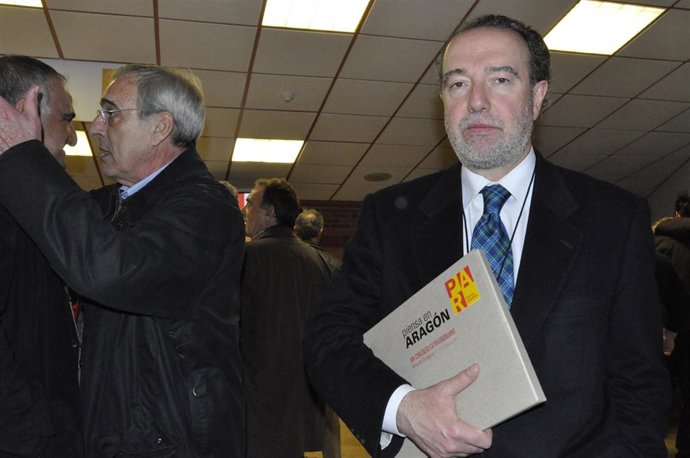 Javier Callizo, preside la Mesa del Congreso del PAR