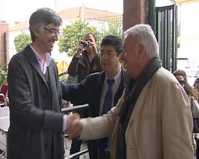 Valderas y Cayo Lara en Dos Hermanas